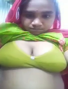 Married Village Bhabi Showing Boobs And Pussy