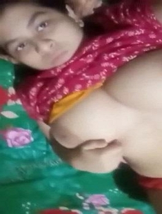 Sexy Desi Girl Showing Her Big Boobs