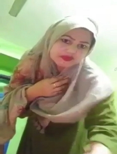 Beautiful Hijab Married Bhabhi Taking Off Burka And Make Nude Videos For Hubby 1