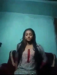 Desi Girl Showing And rubbing Her Pink Pussy