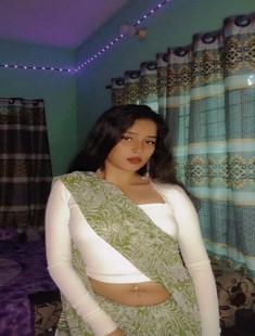 Beautiful Horny GF Showing Boobs Pussy