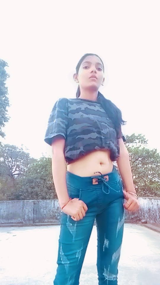 Indian Cute Girl Spreading Pics