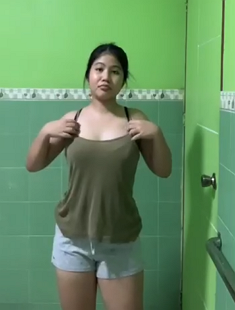 Sexy Girl Bathroom Nude Show On Cam