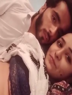 Pakistani Couple Romance And Blowjob